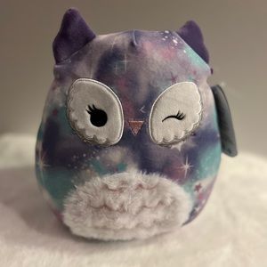 NWT Squishmallow Solina the Owl is a multi-colored 8” 2021